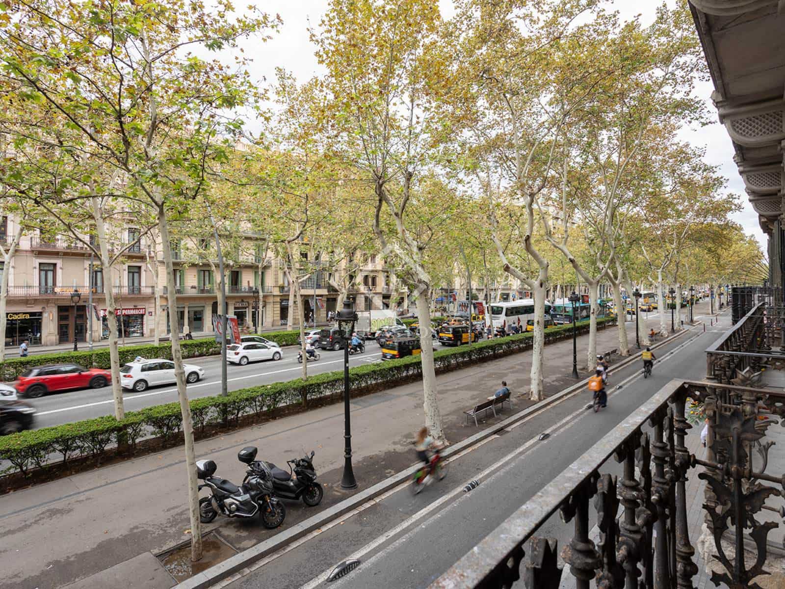 3 slaapkamer Appartement te koop in Barcelona stad - € 850.000 (Ref: 8688653)