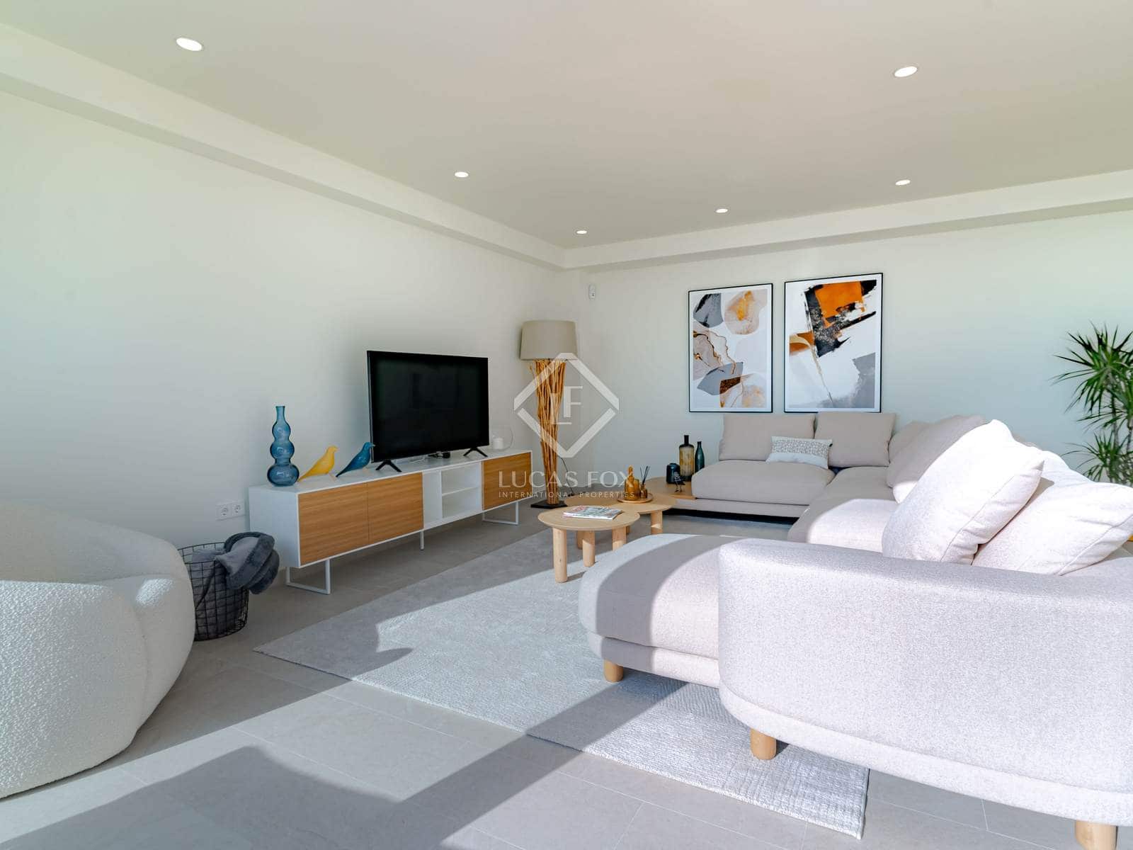 4 bedroom Villa for sale in Altea with pool garage - € 1,095,000 (Ref: 8688703)