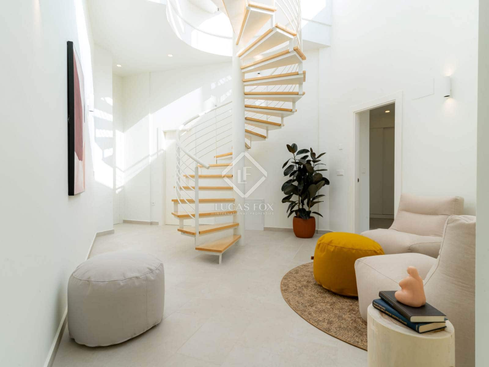 4 bedroom Villa for sale in Altea with pool garage - € 1,095,000 (Ref: 8688703)