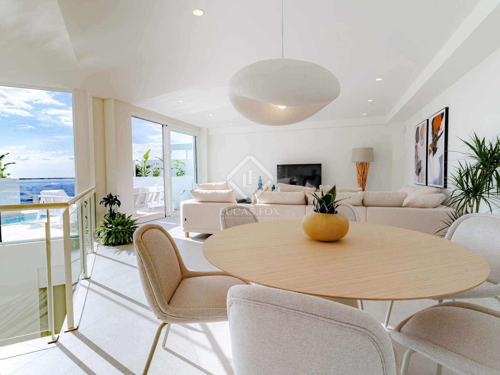 4 bedroom Villa for sale in Altea with pool garage - € 1,095,000 (Ref: 8688703)