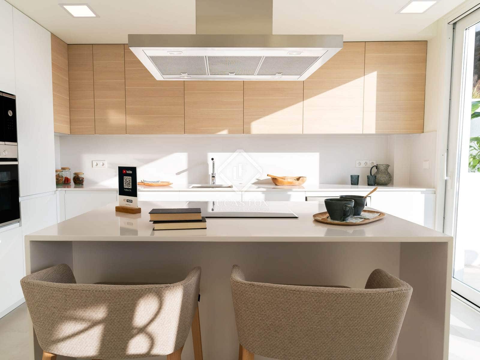 4 bedroom Villa for sale in Altea with pool garage - € 1,095,000 (Ref: 8688703)