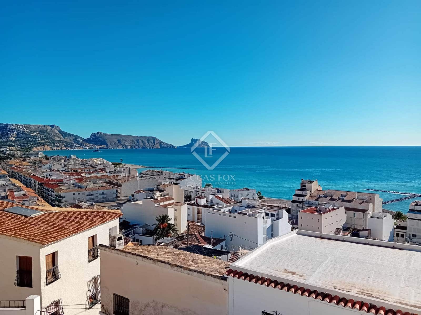 4 bedroom Villa for sale in Altea with pool garage - € 1,095,000 (Ref: 8688703)