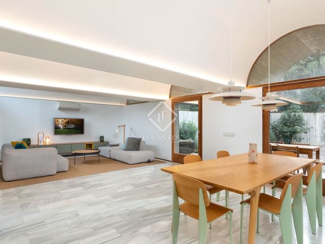 3 bedroom Villa for sale in L'Escala with garage - € 1,150,000 (Ref: 8690139)