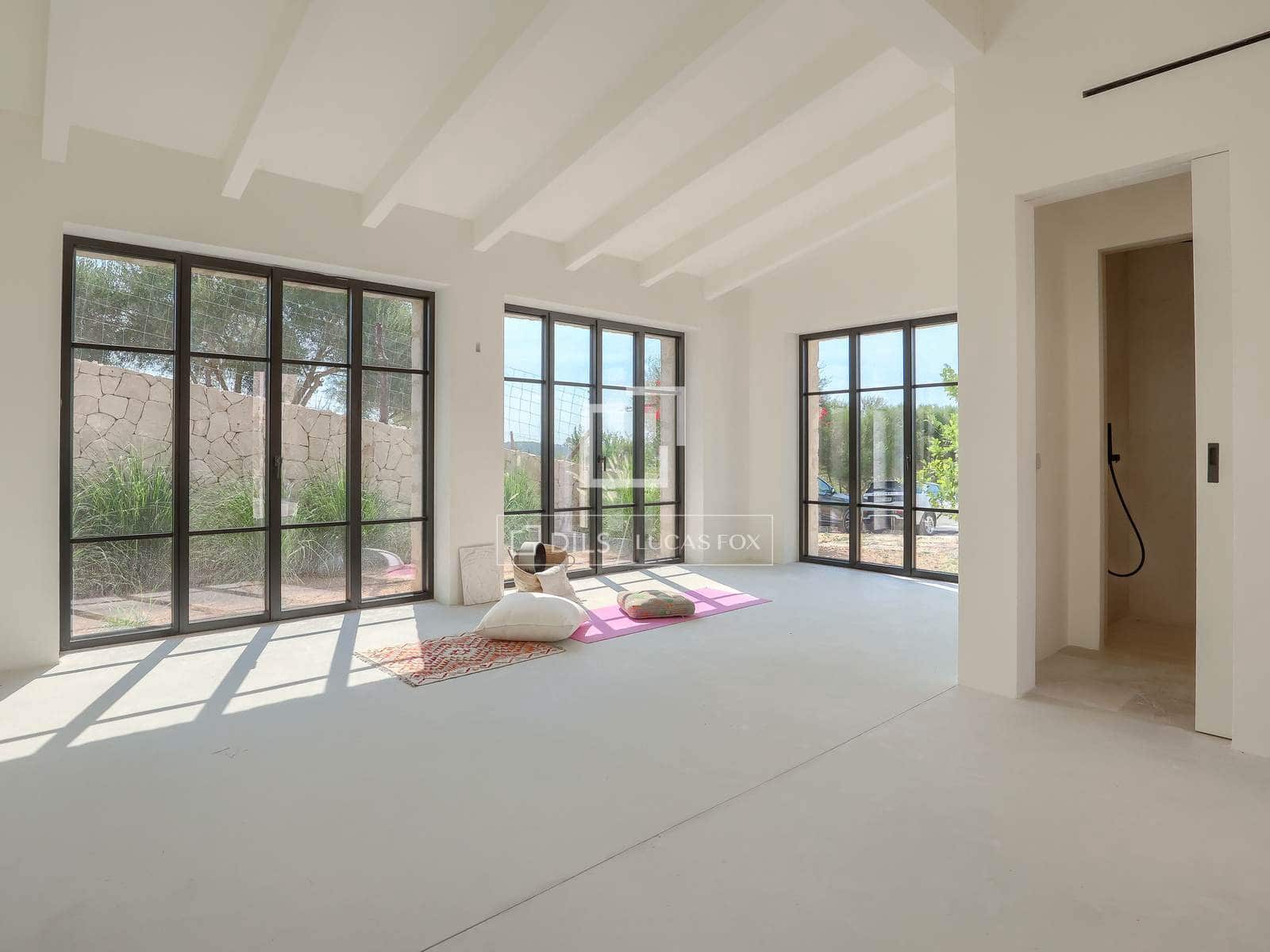 5 bedroom Villa for sale in Montuiri with pool garage - € 5,490,000 (Ref: 8690150)
