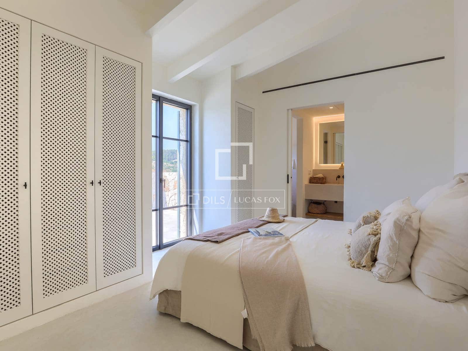 5 bedroom Villa for sale in Montuiri with pool garage - € 5,490,000 (Ref: 8690150)
