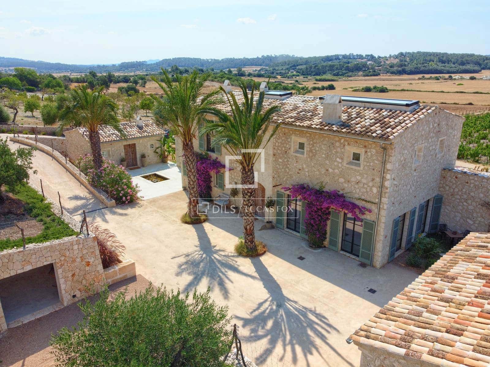 5 bedroom Villa for sale in Montuiri with pool garage - € 5,490,000 (Ref: 8690150)