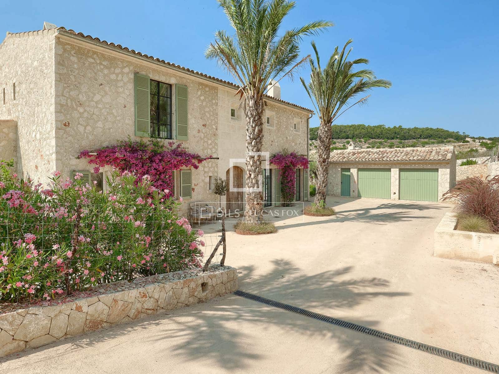 5 bedroom Villa for sale in Montuiri with pool garage - € 5,490,000 (Ref: 8690150)