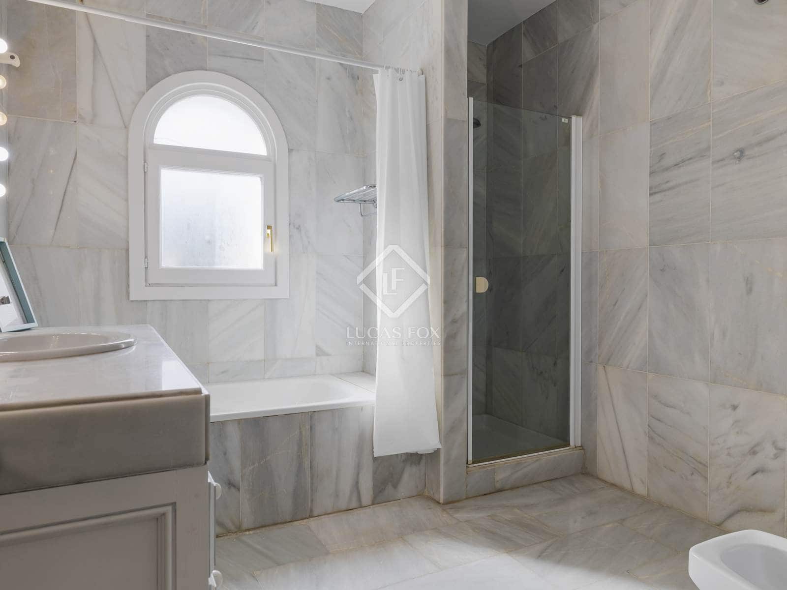 5 soverom Villa til salgs i Sotogrande med svømmebasseng garasje - € 1 495 000 (Ref: 8690690)