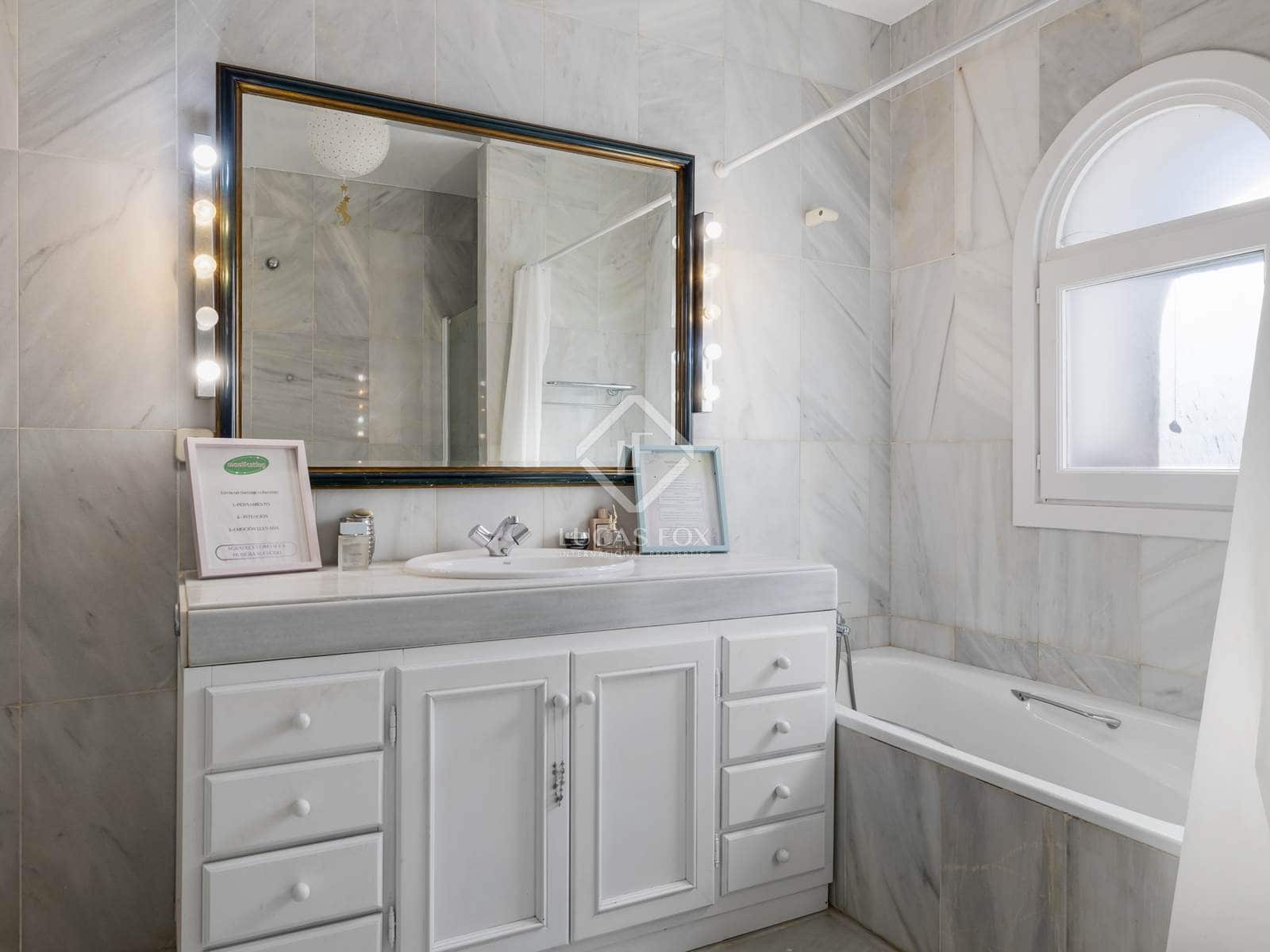 5 soverom Villa til salgs i Sotogrande med svømmebasseng garasje - € 1 495 000 (Ref: 8690690)