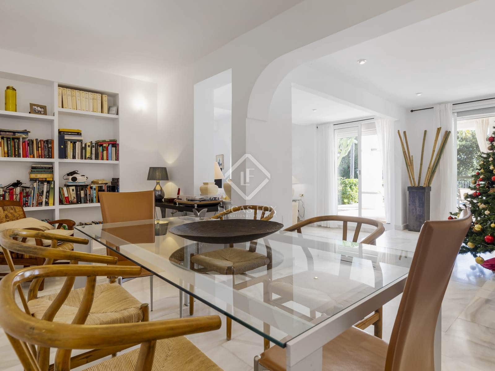 5 soverom Villa til salgs i Sotogrande med svømmebasseng garasje - € 1 495 000 (Ref: 8690690)