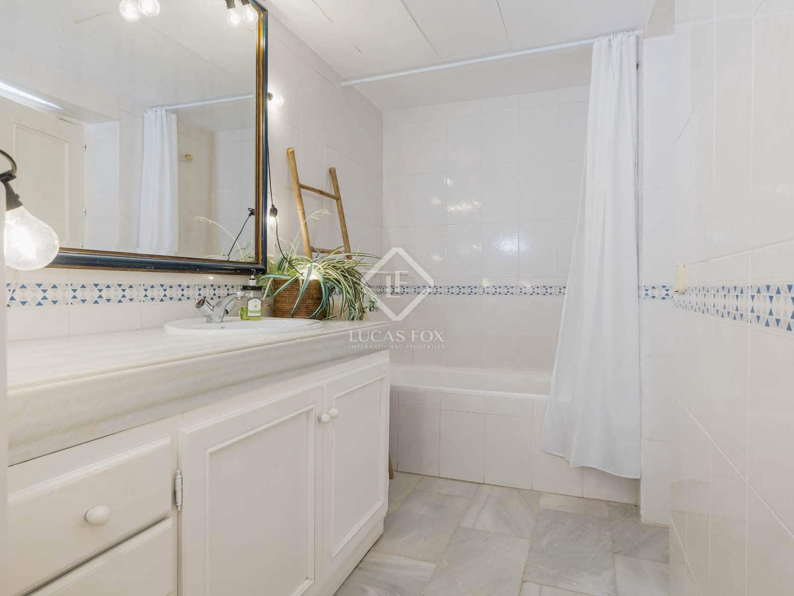 5 soverom Villa til salgs i Sotogrande med svømmebasseng garasje - € 1 495 000 (Ref: 8690690)