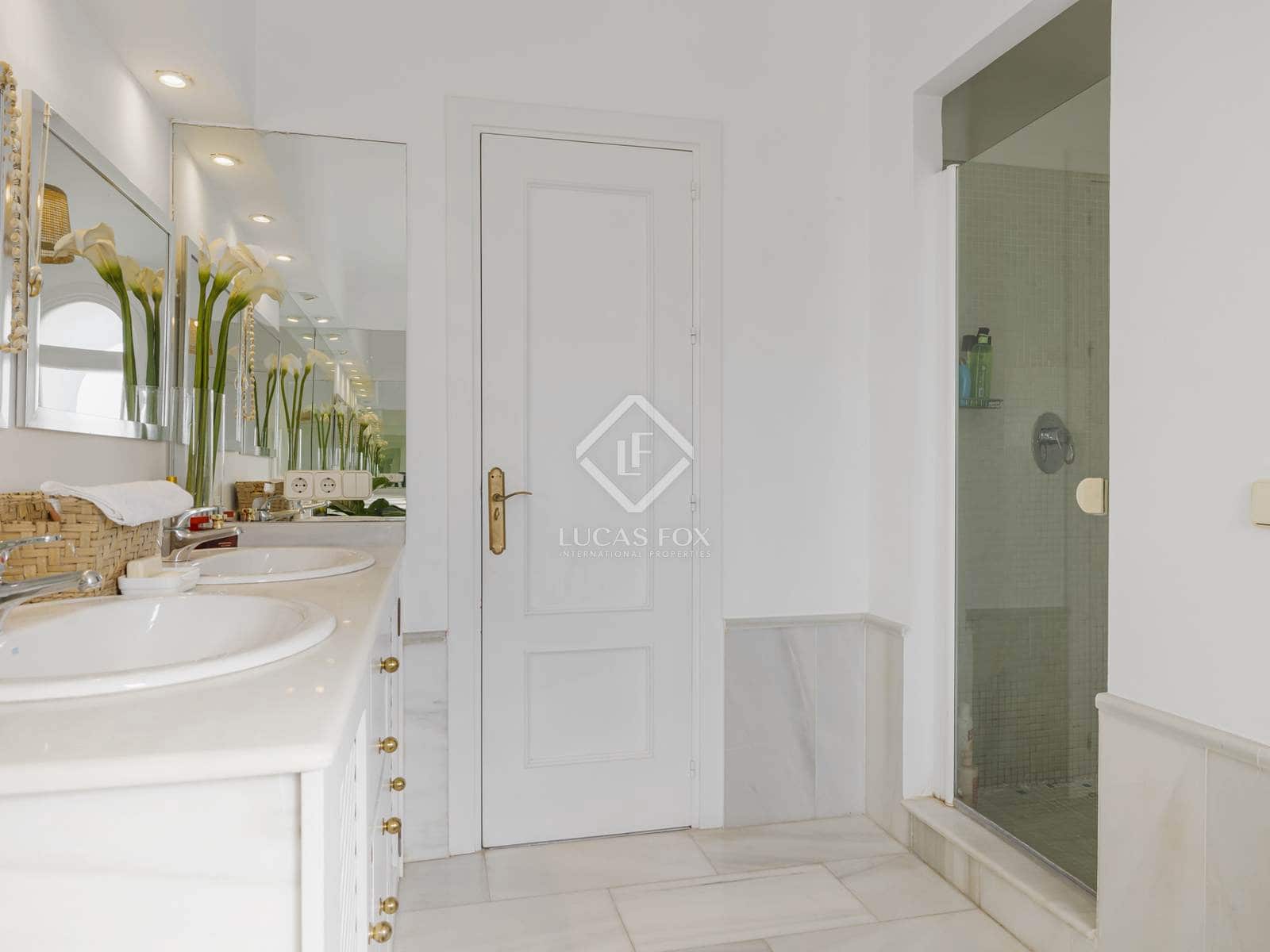 5 soverom Villa til salgs i Sotogrande med svømmebasseng garasje - € 1 495 000 (Ref: 8690690)