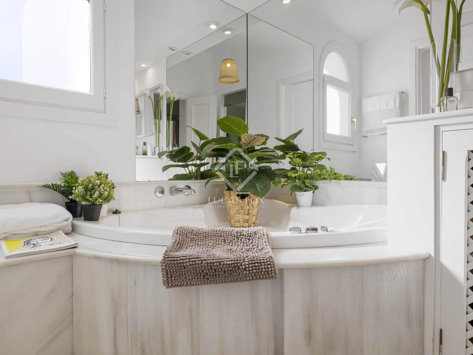 5 soverom Villa til salgs i Sotogrande med svømmebasseng garasje - € 1 495 000 (Ref: 8690690)