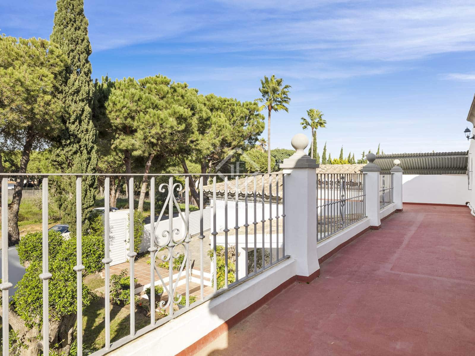 5 soverom Villa til salgs i Sotogrande med svømmebasseng garasje - € 1 495 000 (Ref: 8690690)