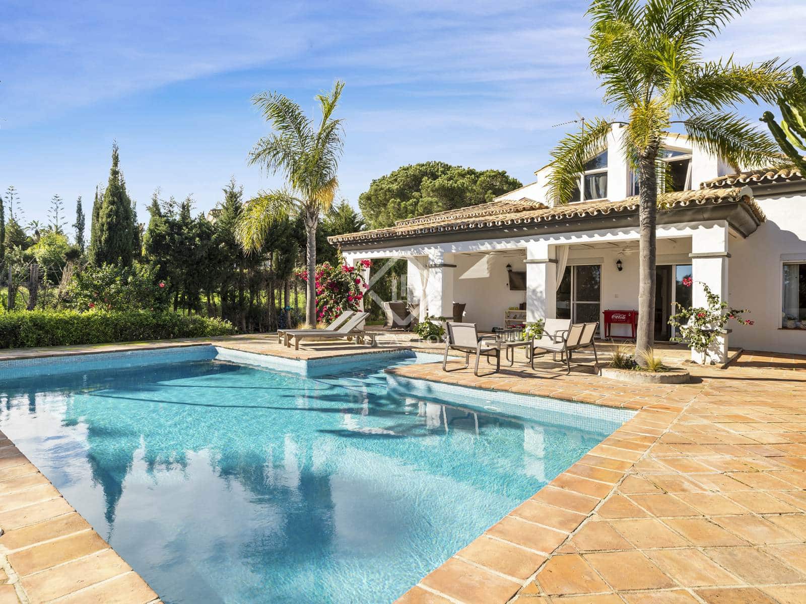 5 soverom Villa til salgs i Sotogrande med svømmebasseng garasje - € 1 495 000 (Ref: 8690690)