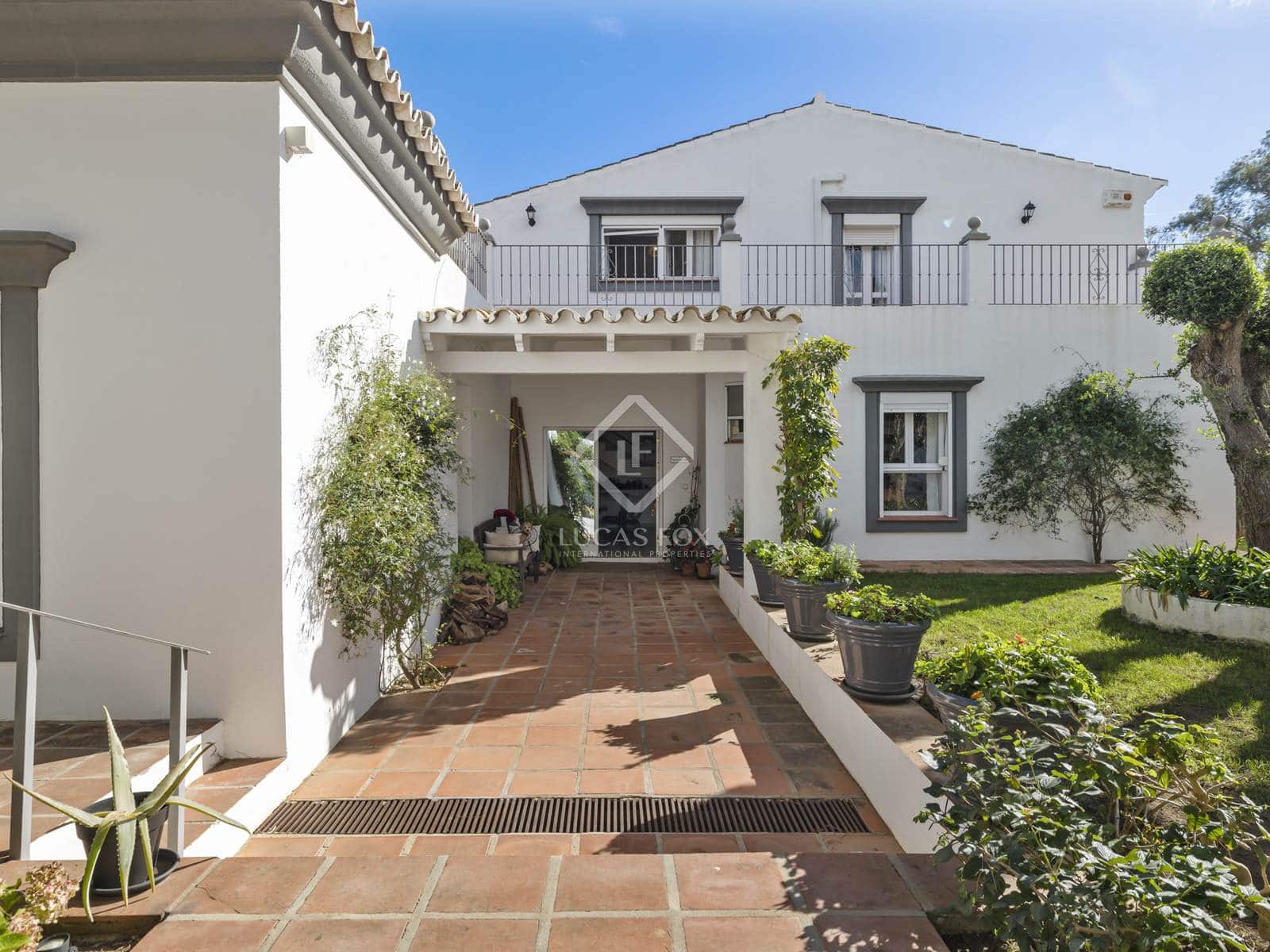 5 soverom Villa til salgs i Sotogrande med svømmebasseng garasje - € 1 495 000 (Ref: 8690690)