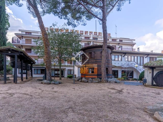 30 bedroom Commercial for sale in L'Espluga de Francolí - € 1,800,000 (Ref: 8692326)
