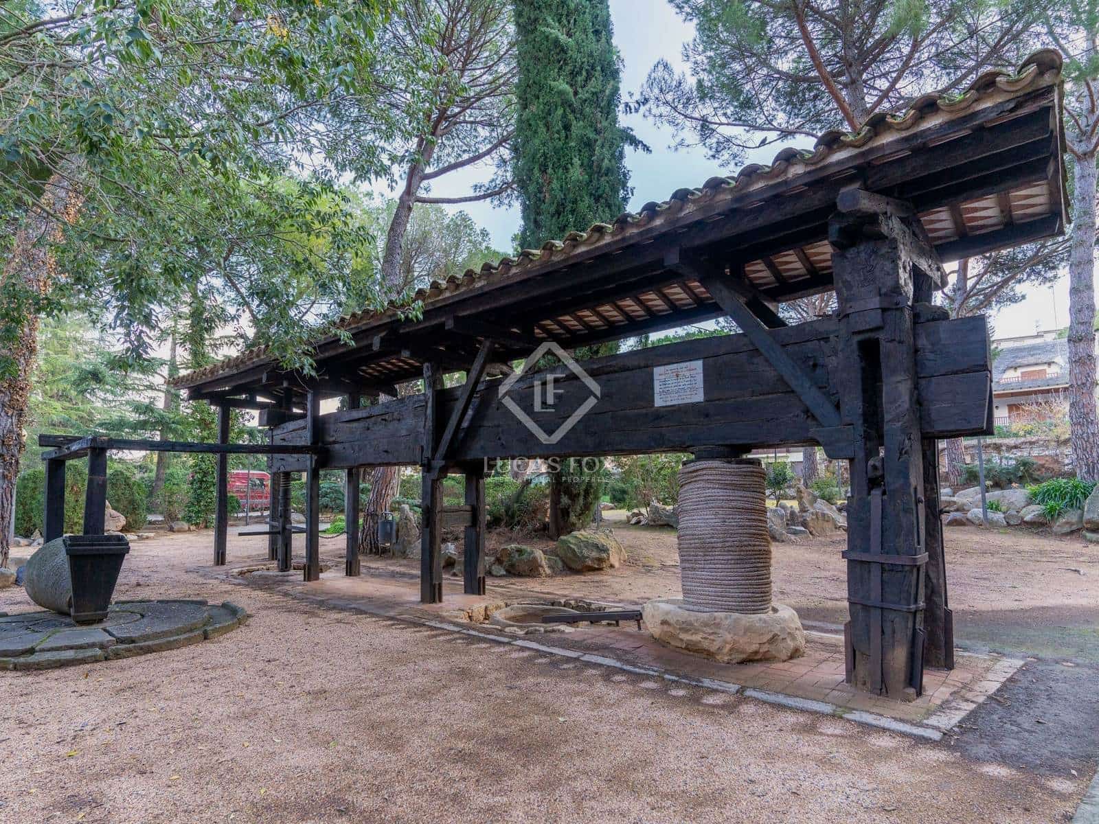 30 slaapkamer Commercieel te koop in L'Espluga de Francoli - € 1.800.000 (Ref: 8692326)