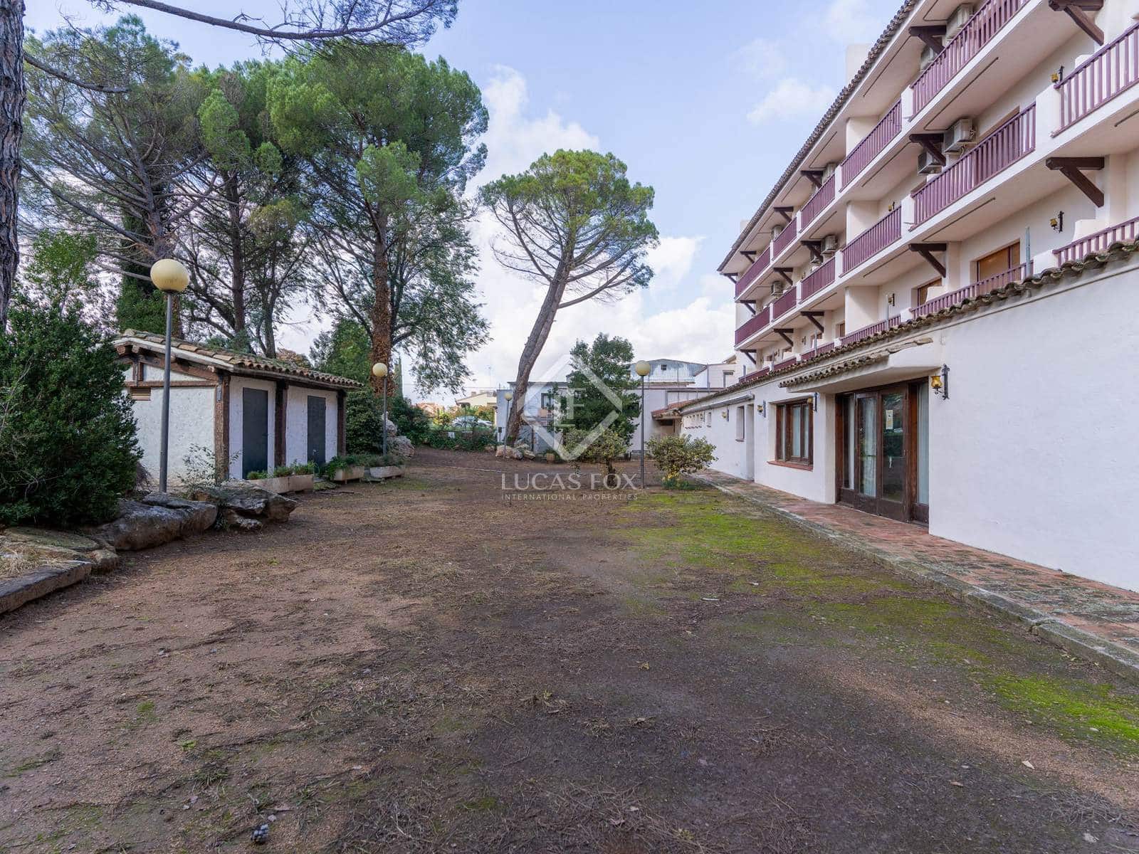 30 slaapkamer Commercieel te koop in L'Espluga de Francoli - € 1.800.000 (Ref: 8692326)