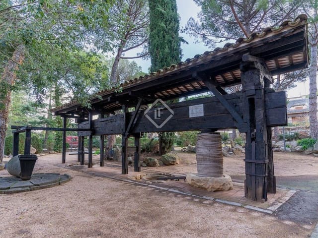 30 bedroom Commercial for sale in L'Espluga de Francolí - € 1,800,000 (Ref: 8692326)