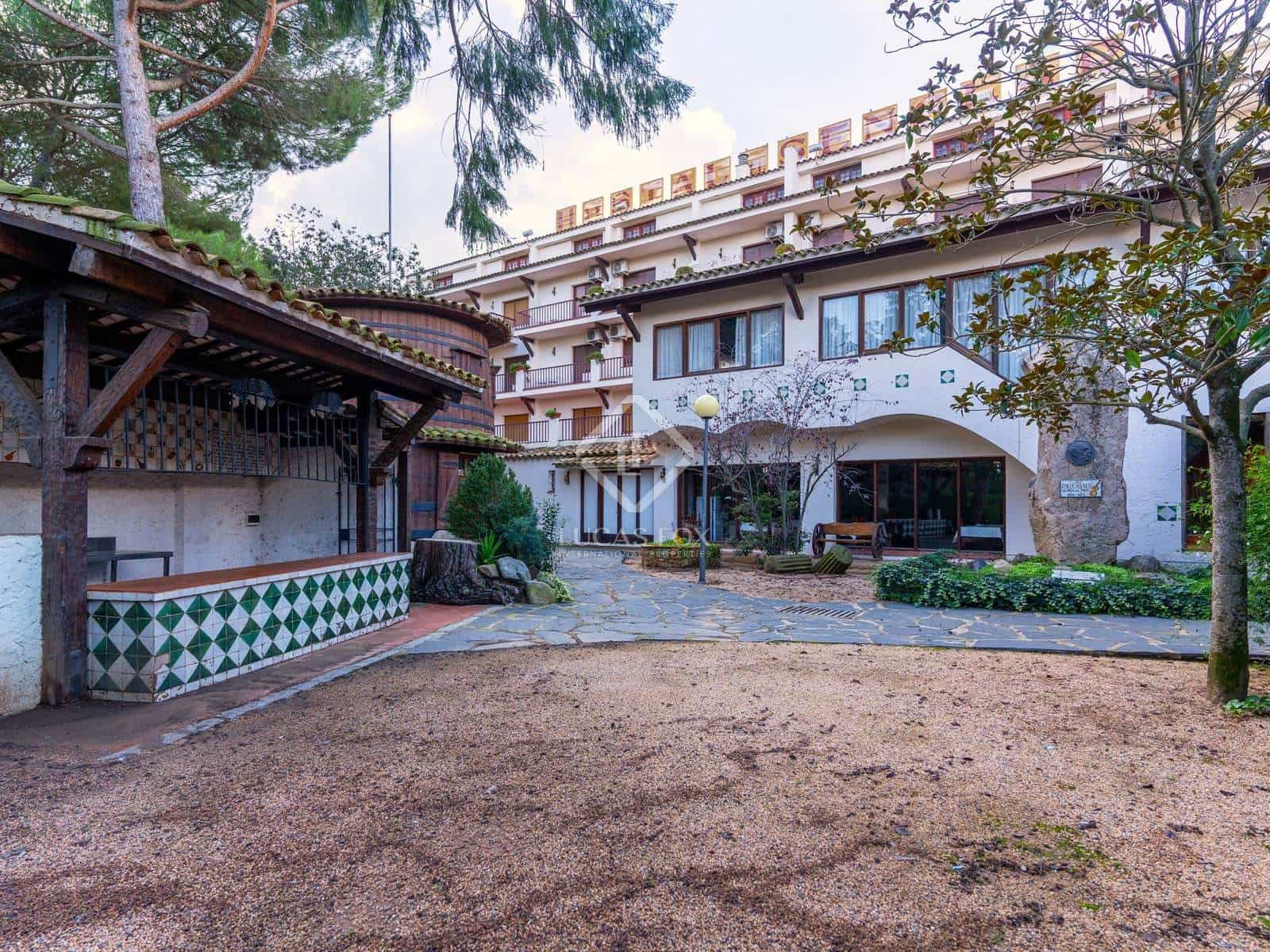 30 slaapkamer Commercieel te koop in L'Espluga de Francoli - € 1.800.000 (Ref: 8692326)