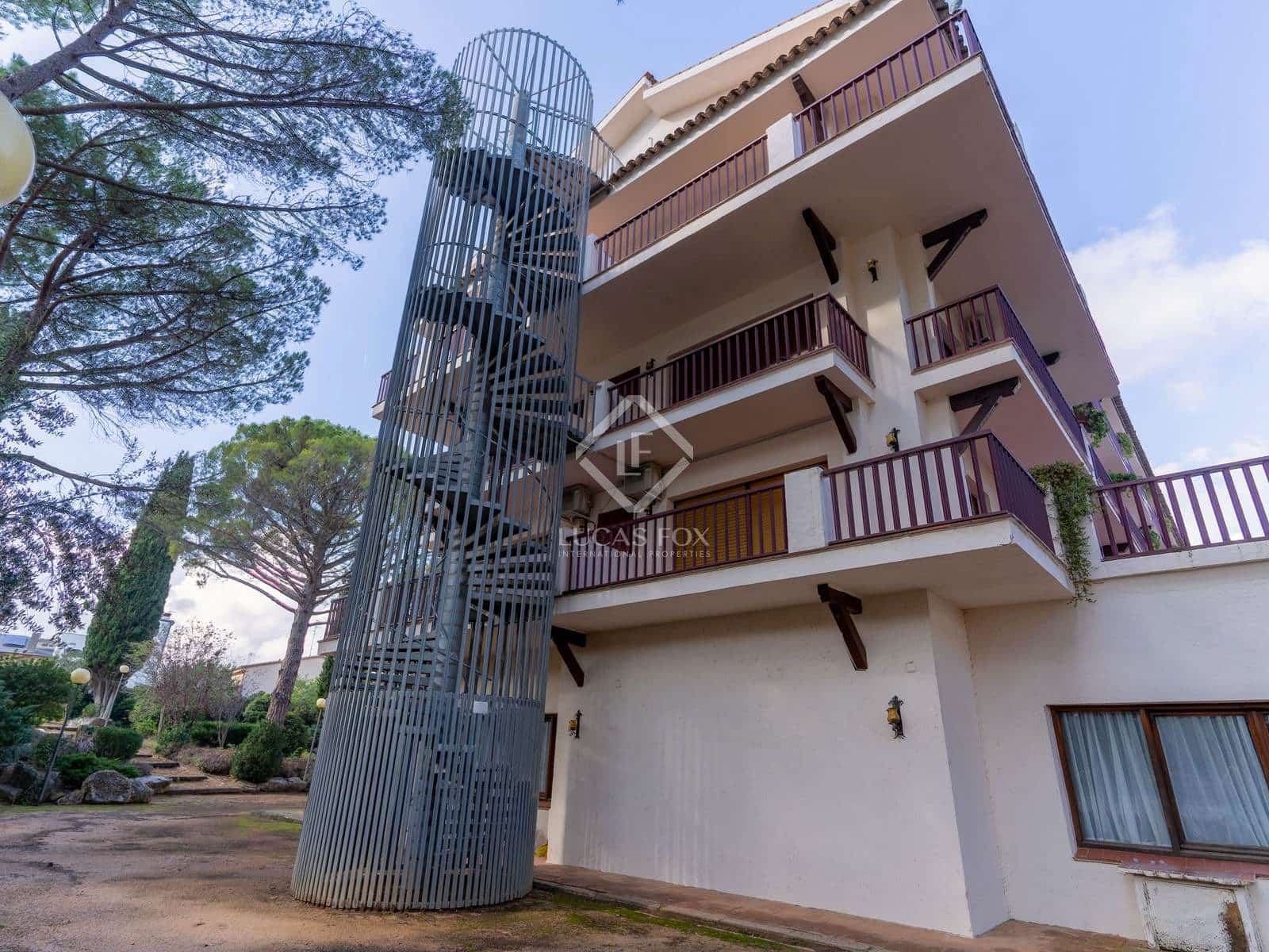 30 slaapkamer Commercieel te koop in L'Espluga de Francoli - € 1.800.000 (Ref: 8692326)