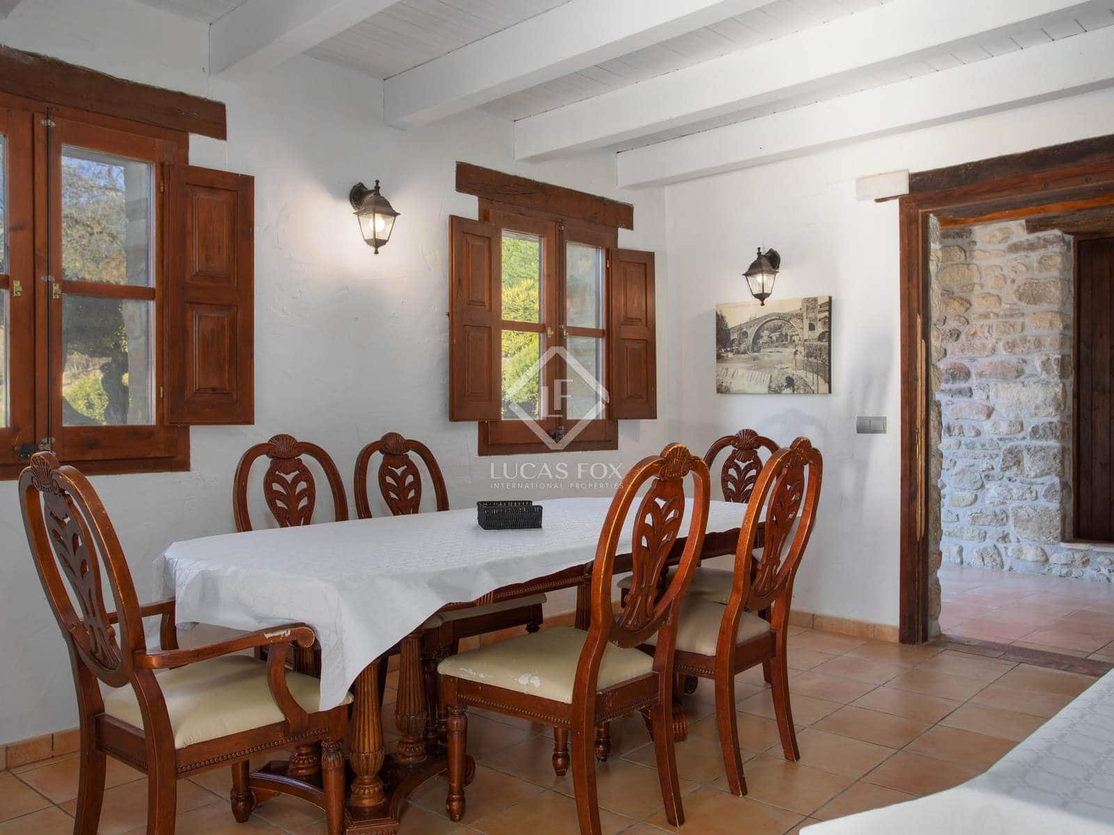 7 soveværelse Finca/Landehus til salg i Santa Pau med swimmingpool garage - € 995.000 (Ref: 8696938)