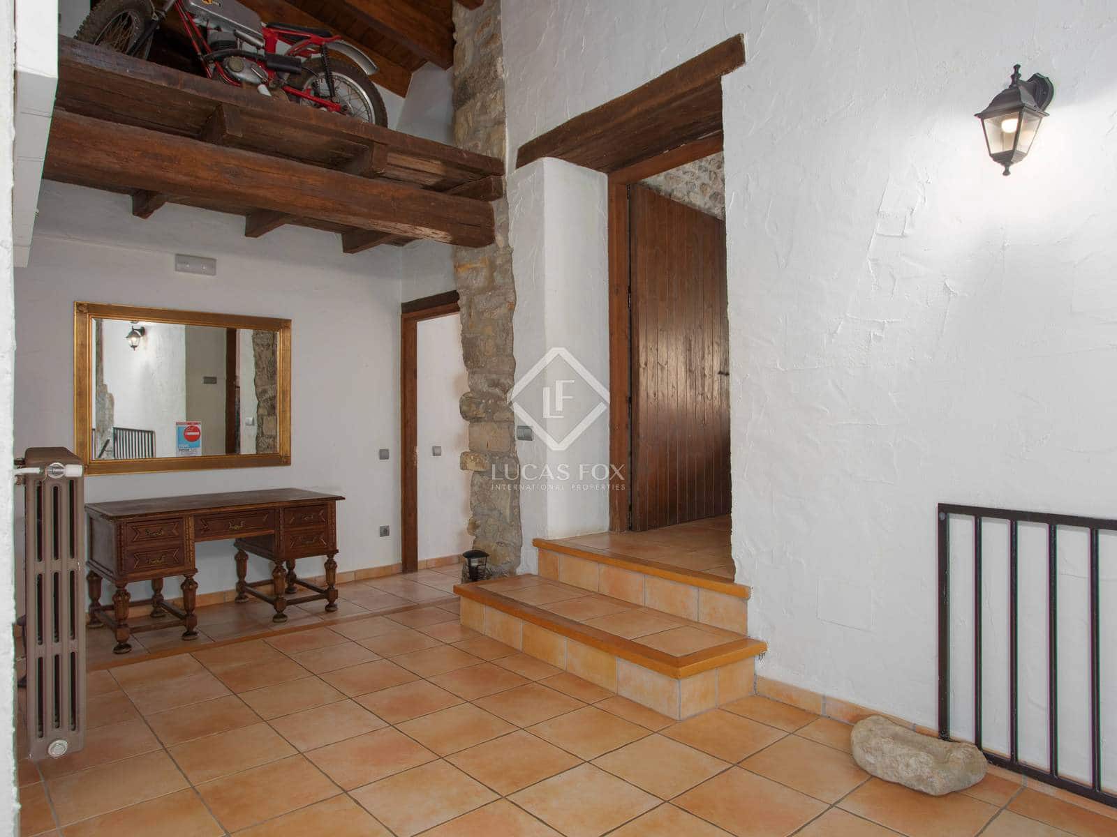 7 soveværelse Finca/Landehus til salg i Santa Pau med swimmingpool garage - € 995.000 (Ref: 8696938)