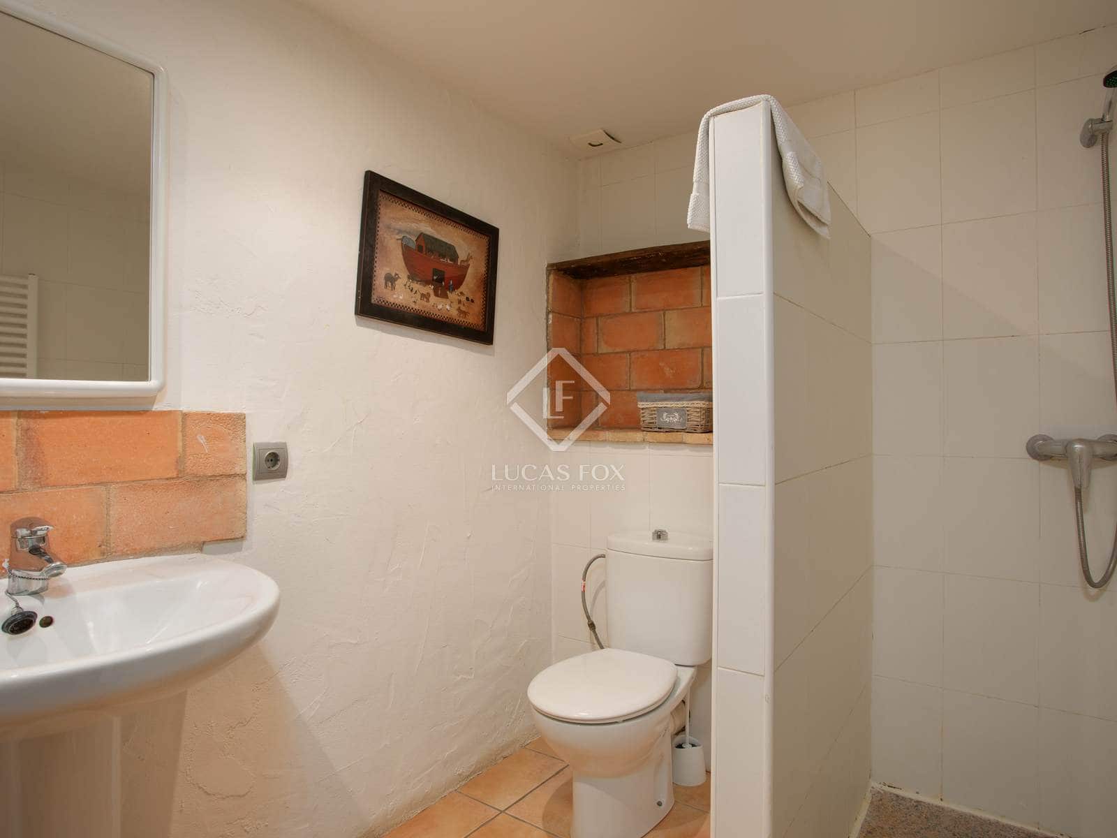 7 soveværelse Finca/Landehus til salg i Santa Pau med swimmingpool garage - € 995.000 (Ref: 8696938)