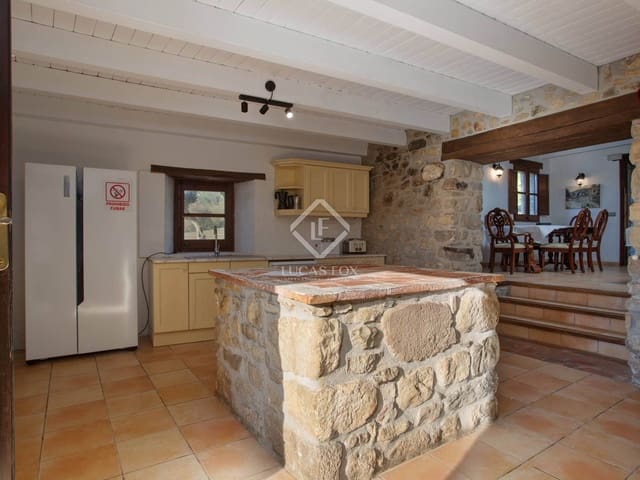 7 quarto Quinta/Casa Rural para venda em Santa Pau com piscina garagem - 995 000 € (Ref: 8696938)