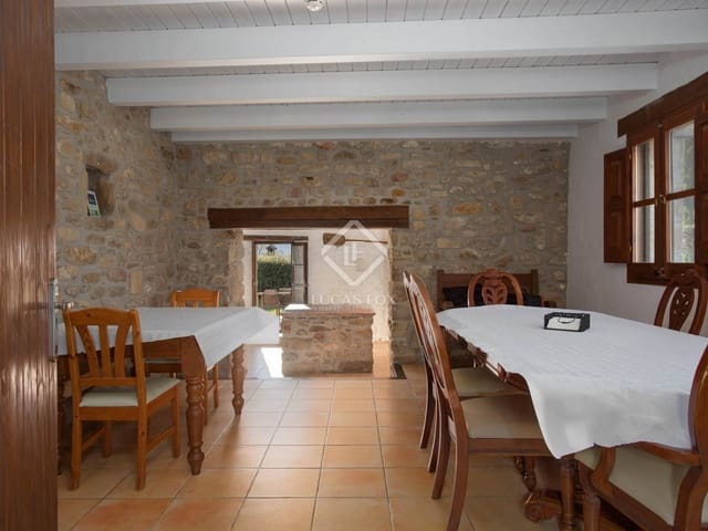 7 quarto Quinta/Casa Rural para venda em Santa Pau com piscina garagem - 995 000 € (Ref: 8696938)