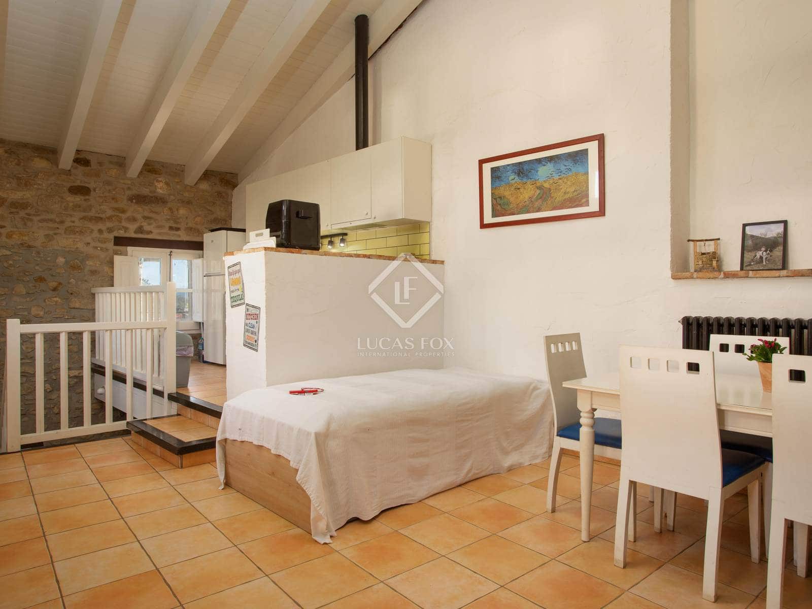 7 soveværelse Finca/Landehus til salg i Santa Pau med swimmingpool garage - € 995.000 (Ref: 8696938)