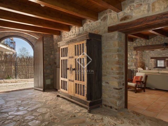 7 quarto Quinta/Casa Rural para venda em Santa Pau com piscina garagem - 995 000 € (Ref: 8696938)