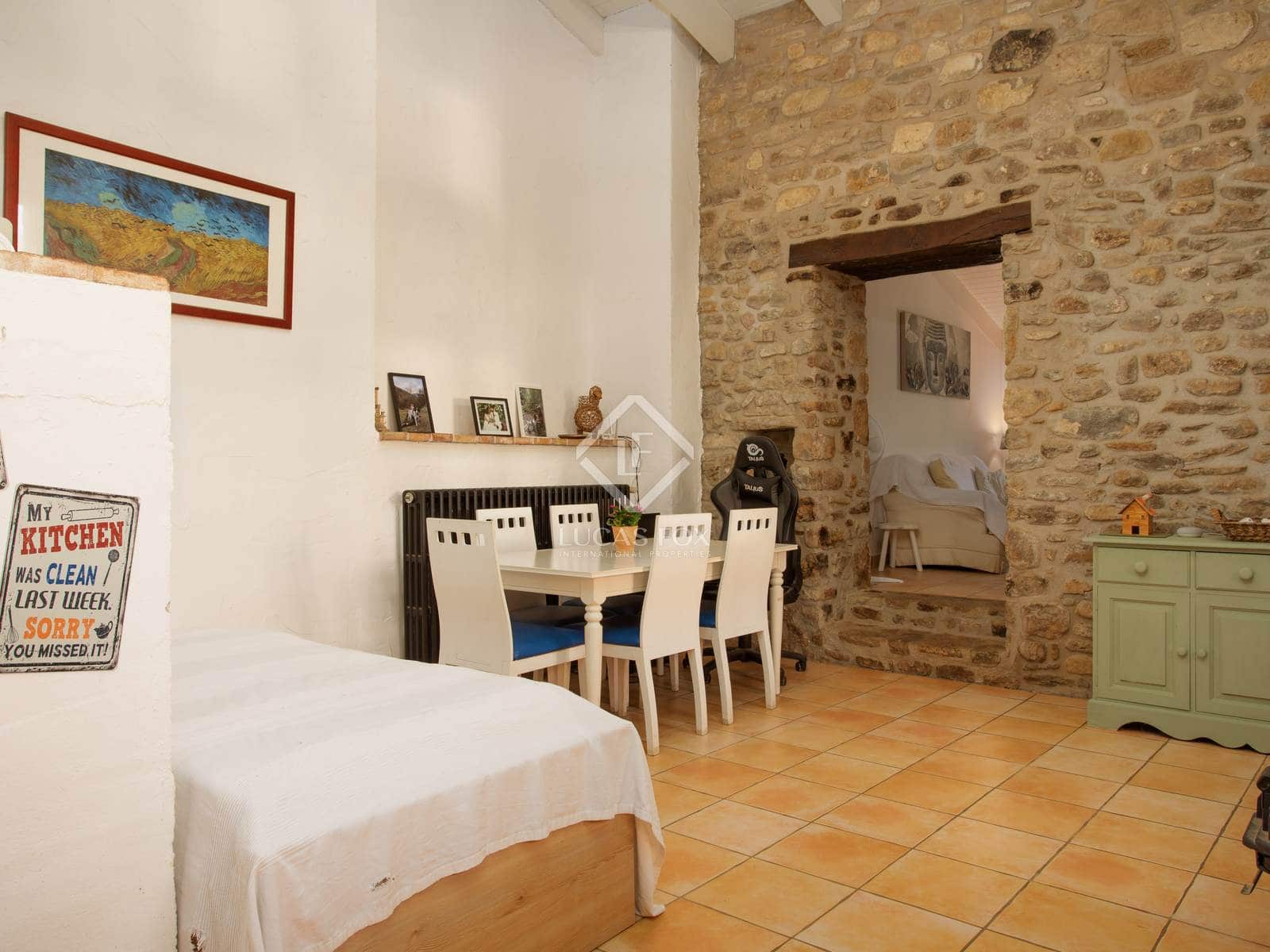 7 soveværelse Finca/Landehus til salg i Santa Pau med swimmingpool garage - € 995.000 (Ref: 8696938)