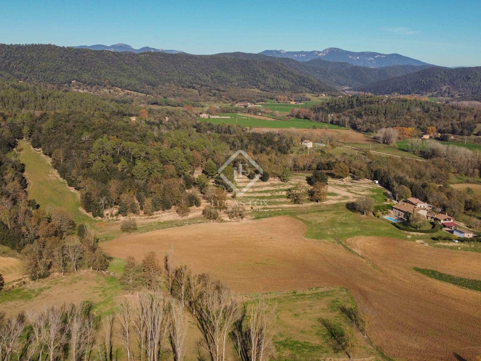 7 soveværelse Finca/Landehus til salg i Santa Pau med swimmingpool garage - € 995.000 (Ref: 8696938)