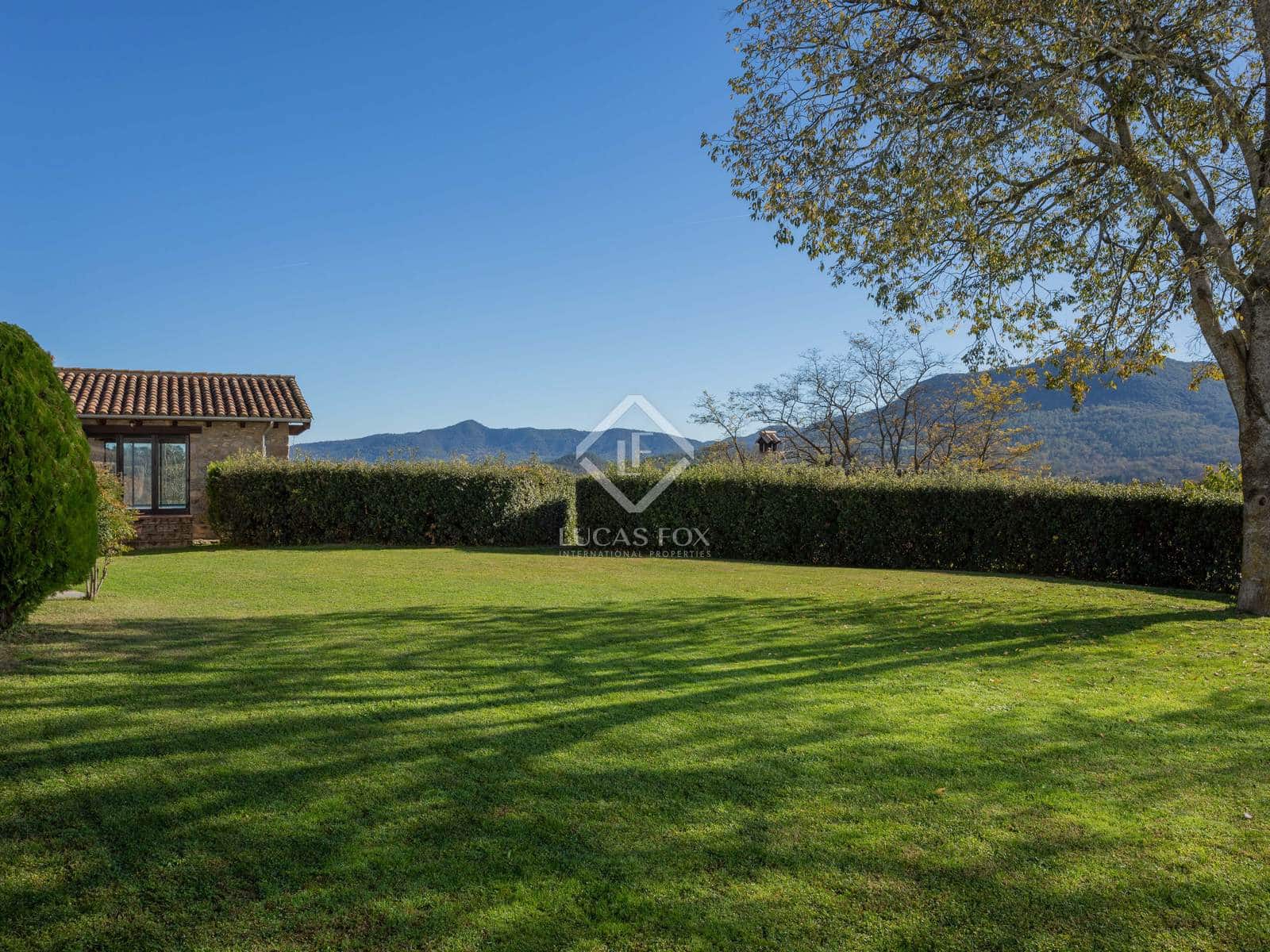 7 soveværelse Finca/Landehus til salg i Santa Pau med swimmingpool garage - € 995.000 (Ref: 8696938)