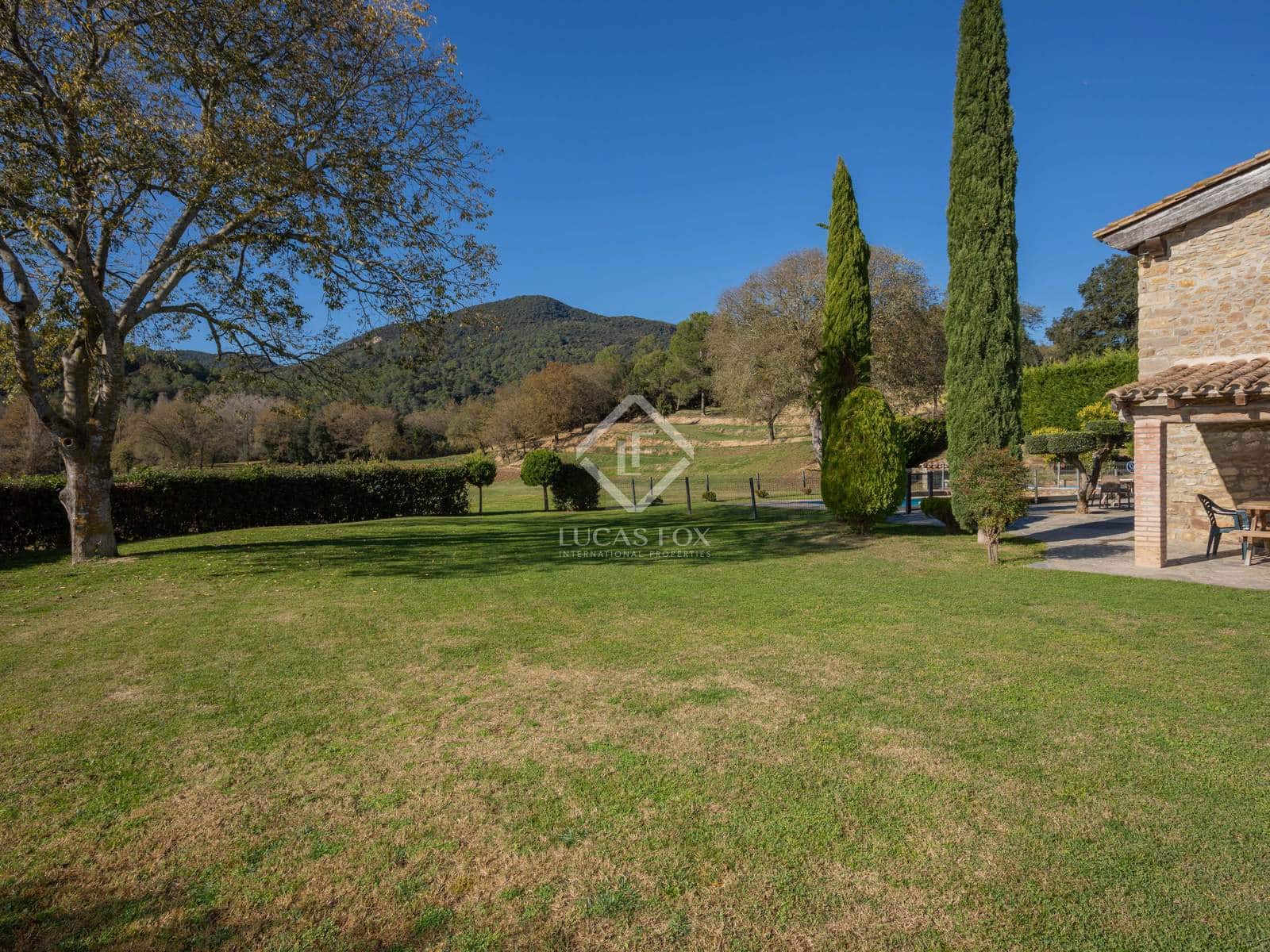7 soveværelse Finca/Landehus til salg i Santa Pau med swimmingpool garage - € 995.000 (Ref: 8696938)