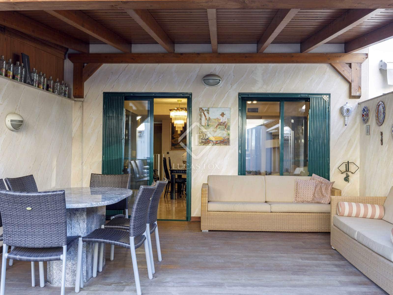 4 Zimmer Apartment zu verkaufen in Valencia Stadt mit Garage - 798.000 € (Ref: 8697555)