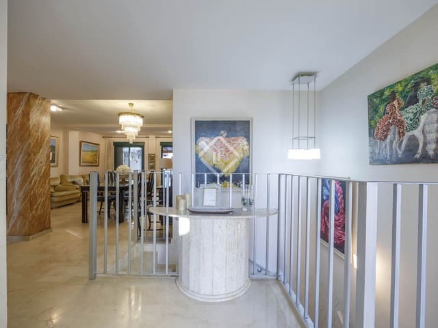 4 bedroom Apartment for sale in Valencia city with garage - € 798,000 (Ref: 8697555)