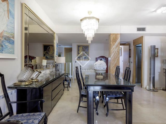 4 bedroom Apartment for sale in Valencia city with garage - € 798,000 (Ref: 8697555)
