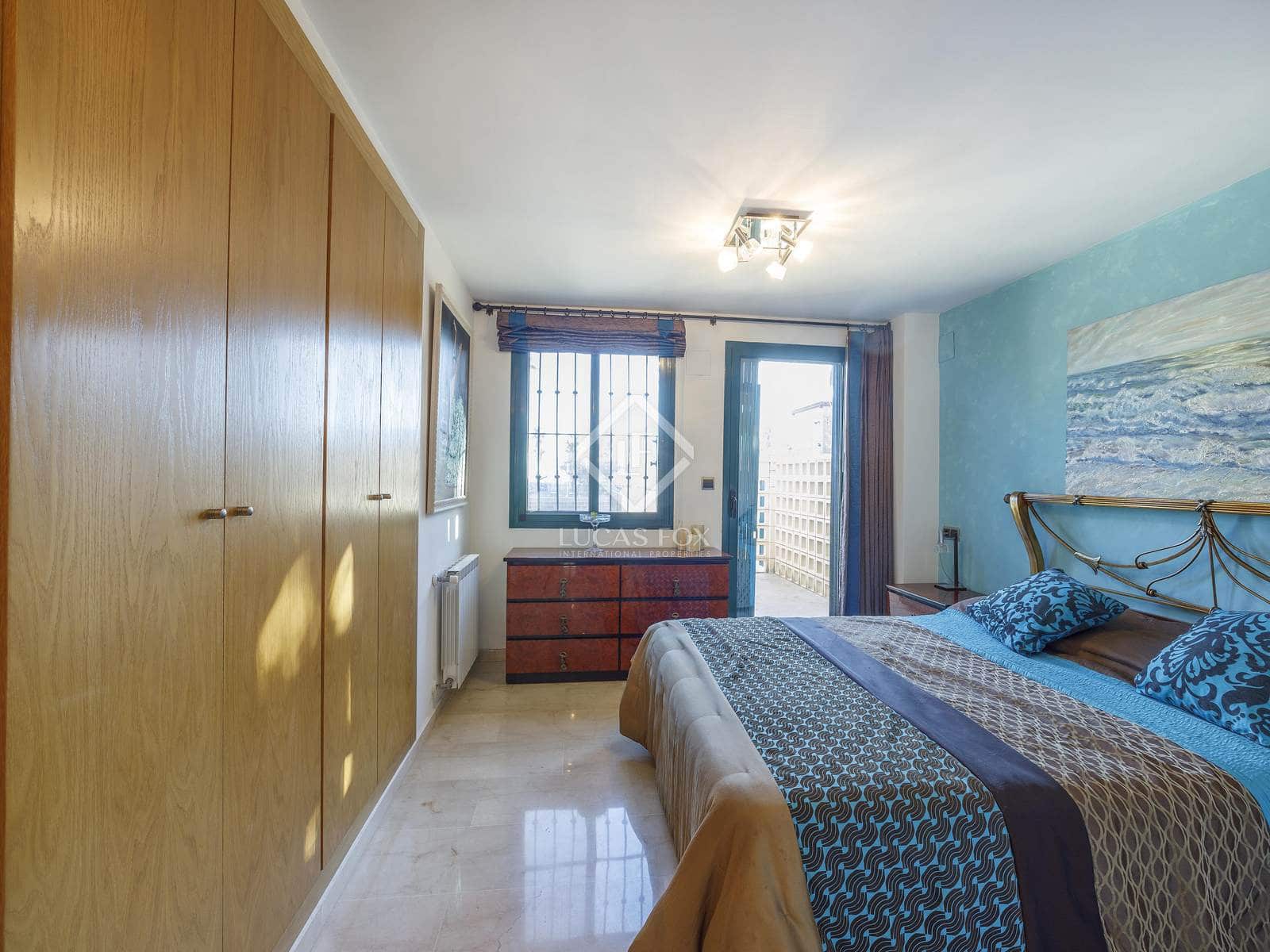 4 Zimmer Apartment zu verkaufen in Valencia Stadt mit Garage - 798.000 € (Ref: 8697555)