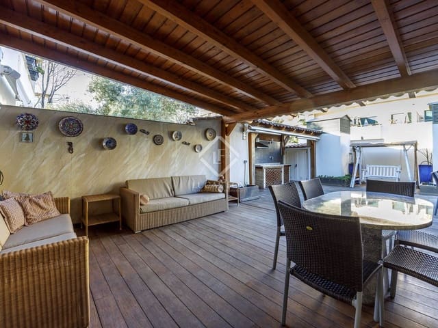 4 bedroom Apartment for sale in Valencia city with garage - € 798,000 (Ref: 8697555)