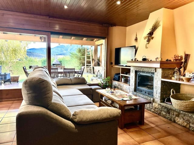 Chalet de 4 habitaciones en Bellver de Cerdanya en venta con garaje - 630.000 € (Ref: 8699250)