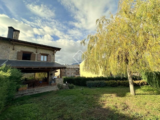 Chalet de 4 habitaciones en Bellver de Cerdanya en venta con garaje - 630.000 € (Ref: 8699250)