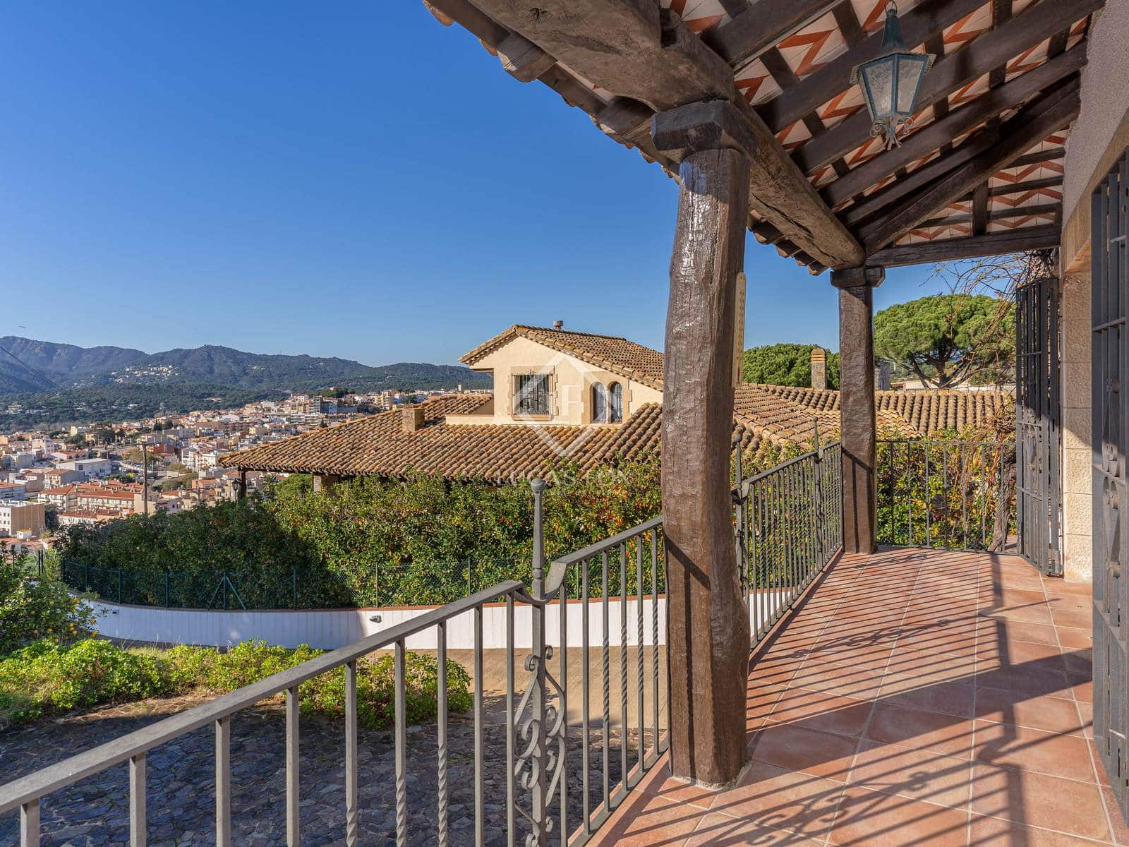 6 soveværelse Villa til salg i Sant Feliu de Guixols med garage - € 1.600.000 (Ref: 8700510)