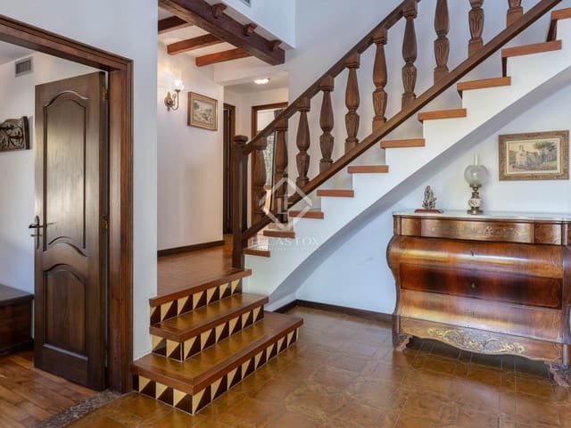 6 bedroom Villa for sale in Sant Feliu de Guíxols with garage - € 1,600,000 (Ref: 8700510)