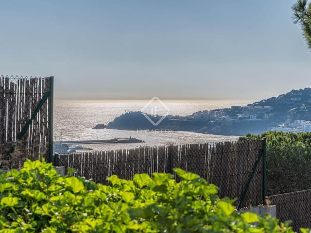 6 bedroom Villa for sale in Sant Feliu de Guíxols with garage - € 1,600,000 (Ref: 8700510)