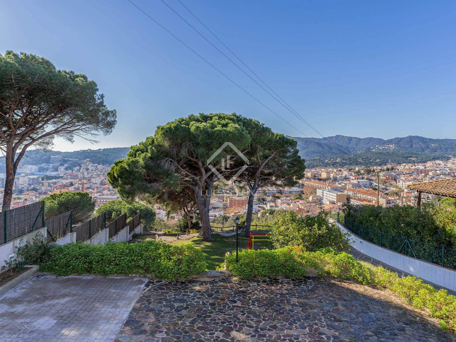 6 soveværelse Villa til salg i Sant Feliu de Guixols med garage - € 1.600.000 (Ref: 8700510)