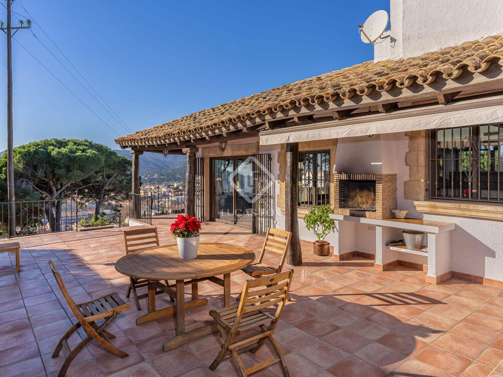 6 soveværelse Villa til salg i Sant Feliu de Guixols med garage - € 1.600.000 (Ref: 8700510)