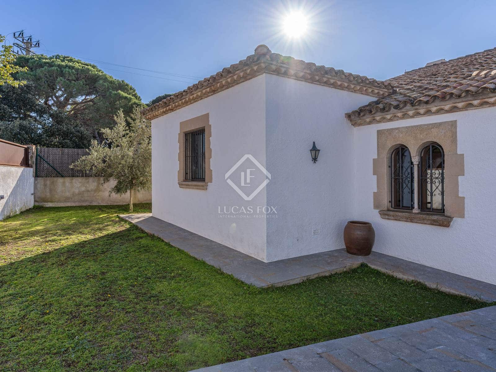 6 soveværelse Villa til salg i Sant Feliu de Guixols med garage - € 1.600.000 (Ref: 8700510)
